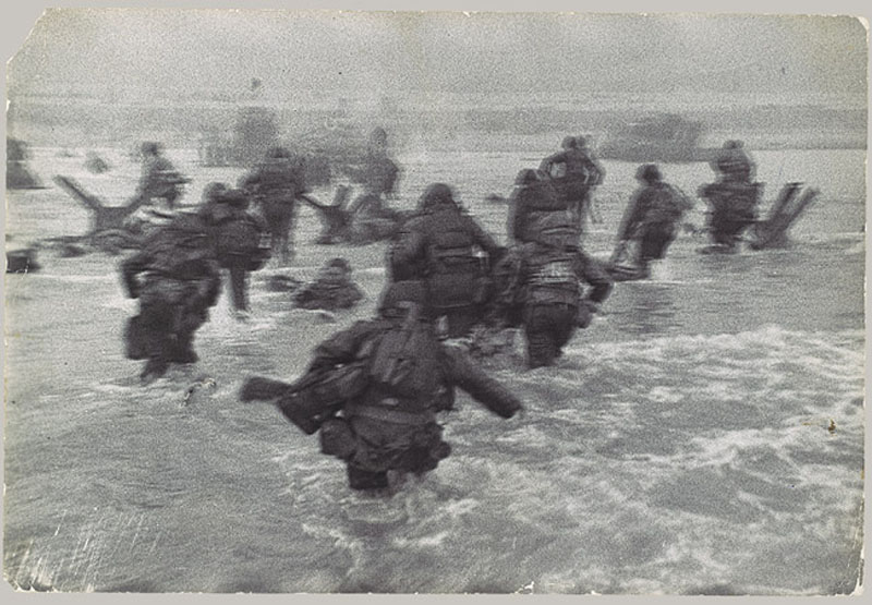 a_a_omaha-beach-robert-capa_b
