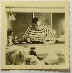 1958_gigi_snacking
